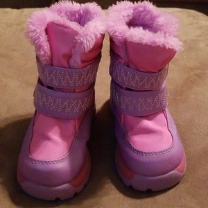 Snow boots